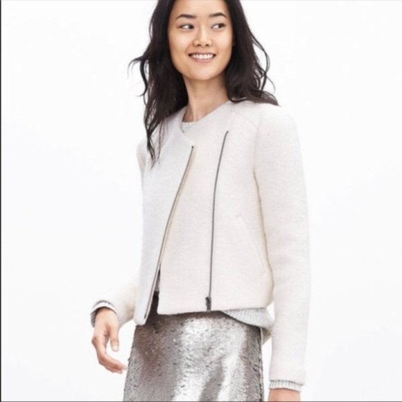 Banana Republic Jackets & Blazers - Banana Republic Ivory Wool Cropped Moto Jacket